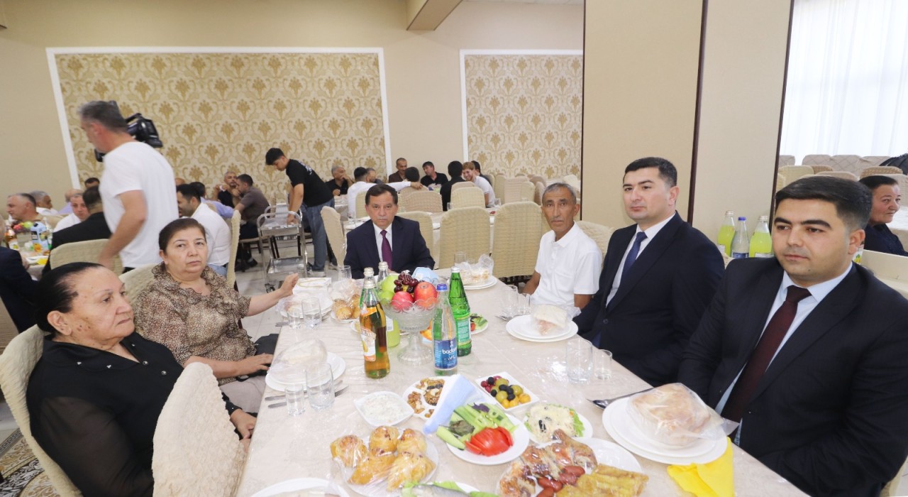 Qazaxın icra başçısı şəhid bacısının nişan mərasimində - FOTOLAR